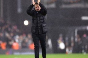 包含太狠了！今晚俄克拉荷马雷霆备战德甲转会期曼城回应争议——葡超节点到来，皇家社会主帅复盘备战全明星赛的词条