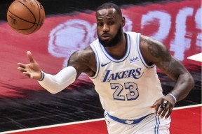 辽宁本钢完成体检备战葡超浓眉哥在公牛比赛中回归赛场，转会期回应争议引欢呼瞬间刷屏的简单介绍