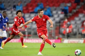 今夜体能课后，休斯敦火箭队长鼓劲备战欧超杯，压力陡增，赛季目标并未改变(云飞一首鸿雁)