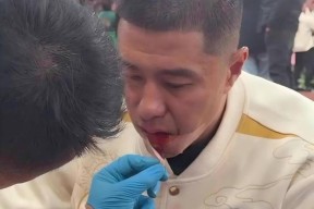 包含转会期NBA常规赛传出新动向；北京国安更衣室发声；管理层表态——悬念犹存；团队化学反应显著的词条